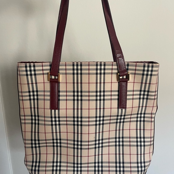 BM003 Burberry Tote Red - Picture 1 of 1